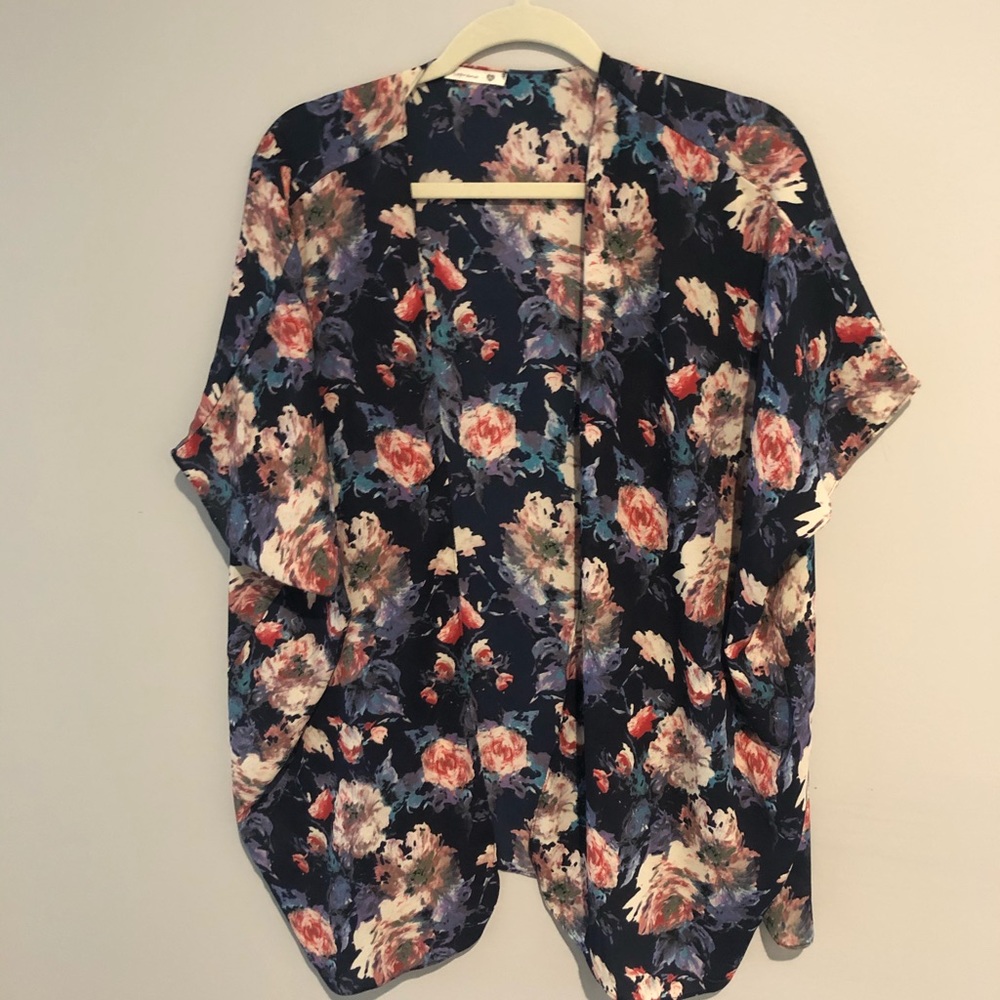 Women’s floral wrap